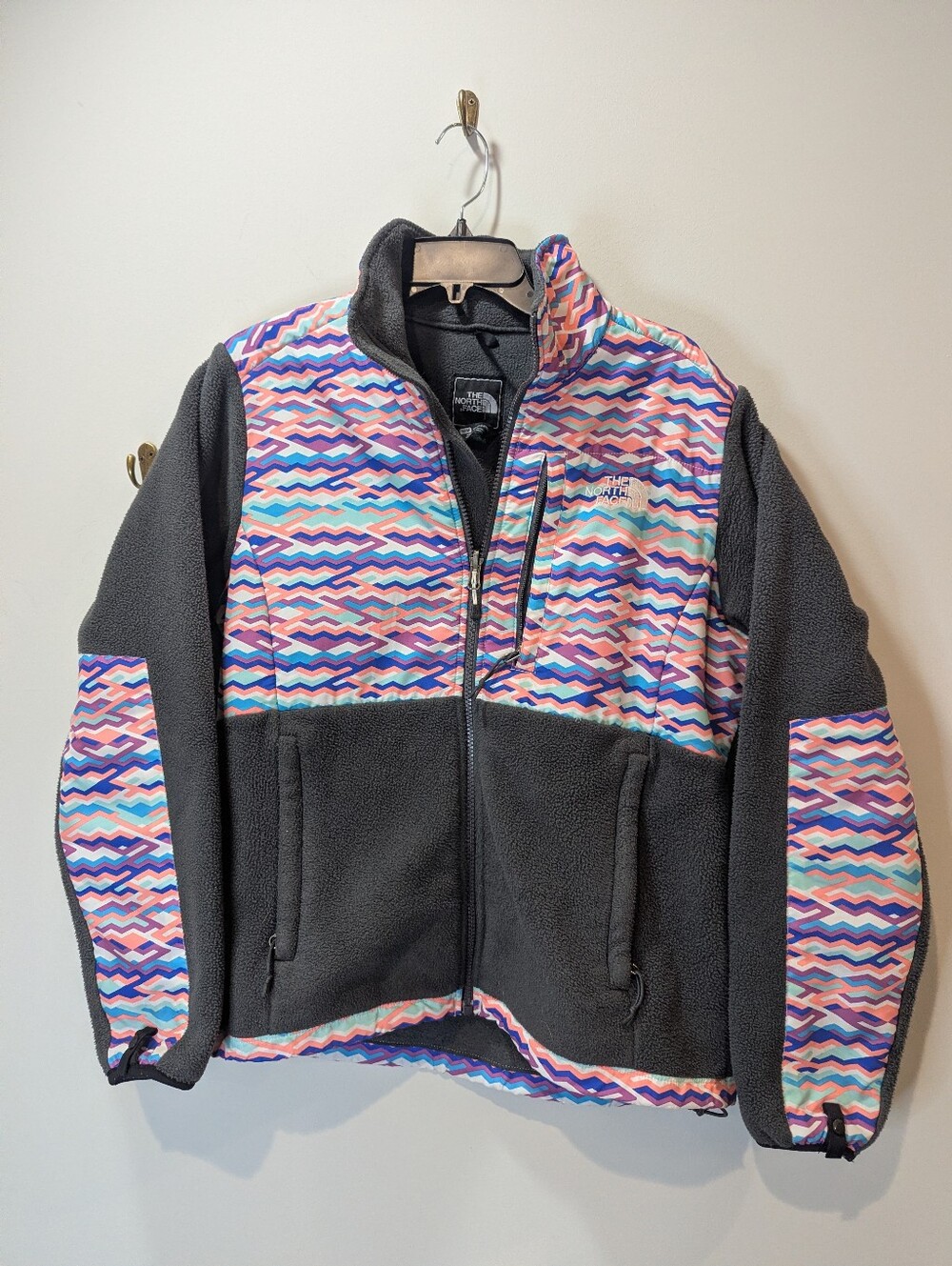 The North Face Fleece Denali Full Zip Colorful Chevron Geometric Pattern Jacket